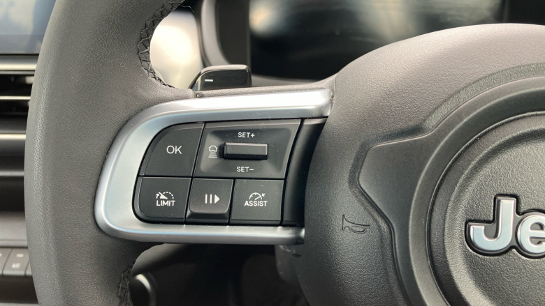 Jeep Avenger 1.2 e-Hybrid Summit 5dr DCT Petrol Hatchback